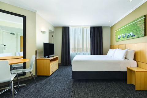 Travelodge Hotel Bankstown Sydney - Dalby Accommodation 5