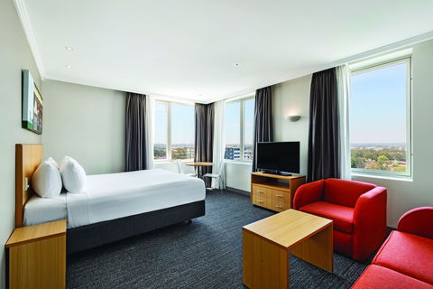 Travelodge Hotel Bankstown Sydney - Dalby Accommodation 4