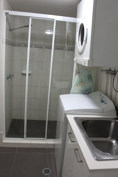 Surfers Riverside Apartments - Dalby Accommodation 5