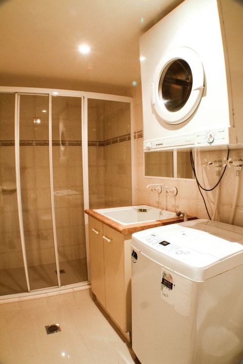 Surfers Riverside Apartments - Dalby Accommodation 4