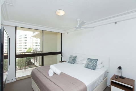 Imperial Surf Private Apartments - Dalby Accommodation 6