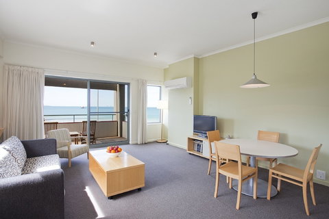 Cumberland Lorne Resort - Dalby Accommodation 6