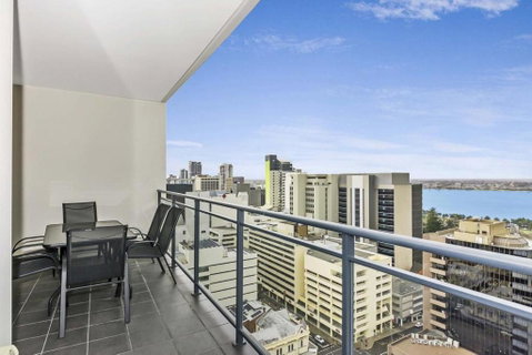 Astra Apartments Perth Zenith - Dalby Accommodation 5