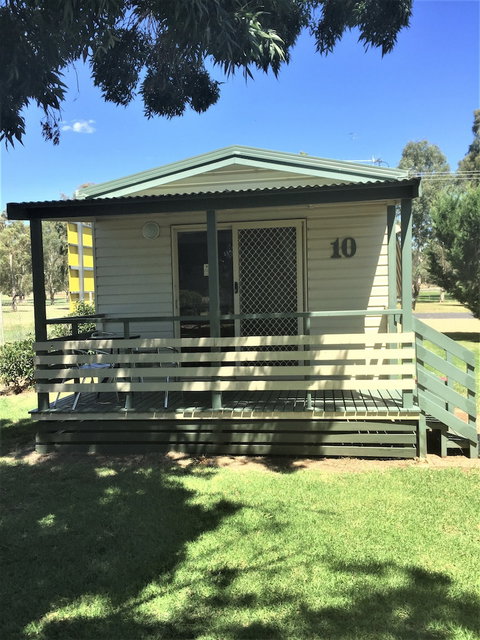 Junee Tourist Park - Dalby Accommodation 1