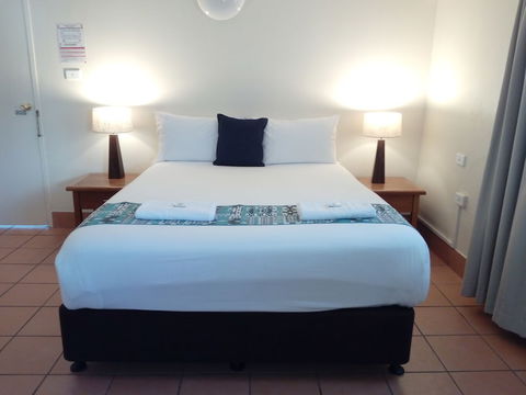 Lake Central - Dalby Accommodation 5