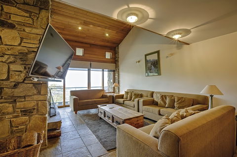 Alpine Woodsmoke - Dalby Accommodation 2