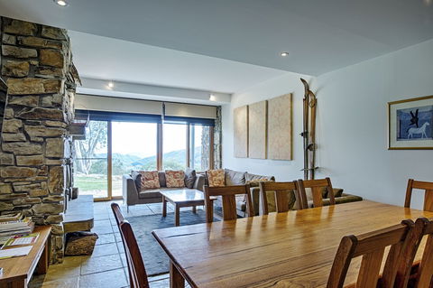 Alpine Woodsmoke - Dalby Accommodation 3