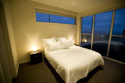 Aloha Beachfront - Dalby Accommodation 3