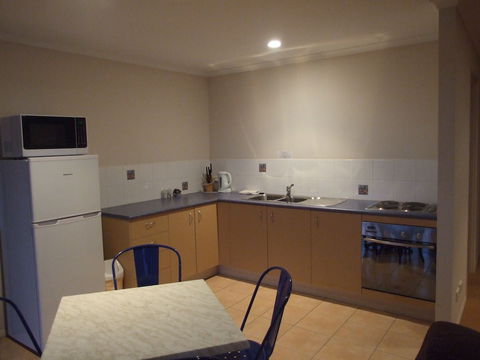 Lake Barra Cottages - Dalby Accommodation 6