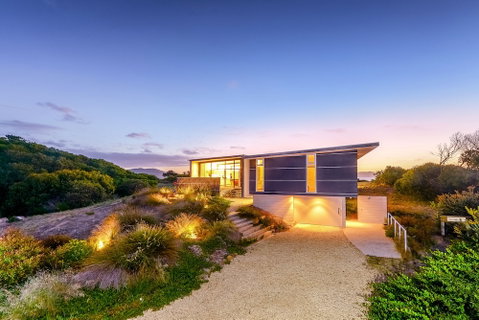 Cloudy Bay Beach House - Dalby Accommodation 2