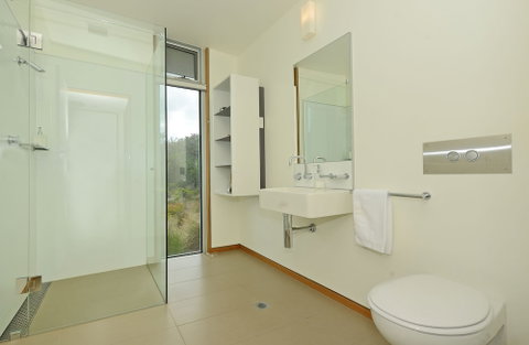 Cloudy Bay Beach House - Dalby Accommodation 5