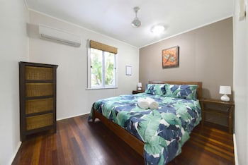 Airlie Getaway - Views - Dalby Accommodation 2