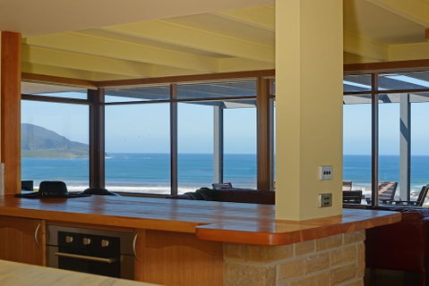 Cloudy Bay Villa - Dalby Accommodation 1
