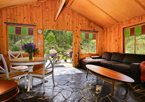 Saintys Creek Cottage - Dalby Accommodation 5