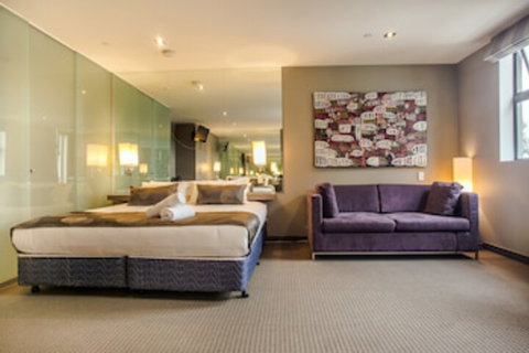 Comfy Kew Apartments - Dalby Accommodation 0