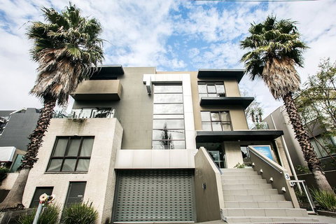 Comfy Kew Apartments - Dalby Accommodation 1