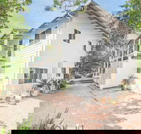 A PERFECT STAY - Beach Chalet - Dalby Accommodation
