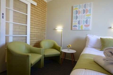 Sea Lake Motel - Dalby Accommodation 4