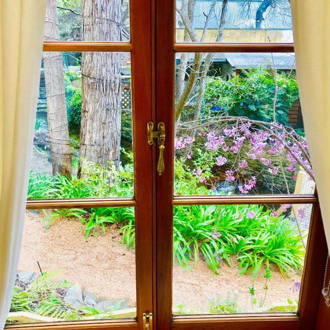 Aldgate Creek Cottage Bed & Breakfast - Dalby Accommodation 6