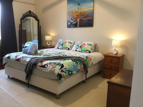 A Homestead On Market - Dalby Accommodation 6