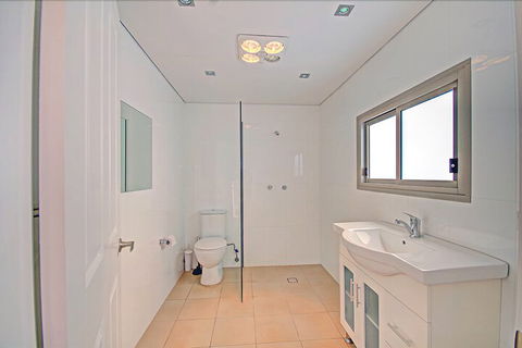 Oakland Cottage - Dalby Accommodation 6
