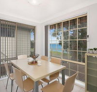 Toukley Lake House - Dalby Accommodation
