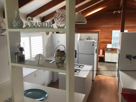 Mollymook Fantastic Holiday House - Dalby Accommodation 1
