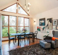 Artist on Everest - Dalby Accommodation