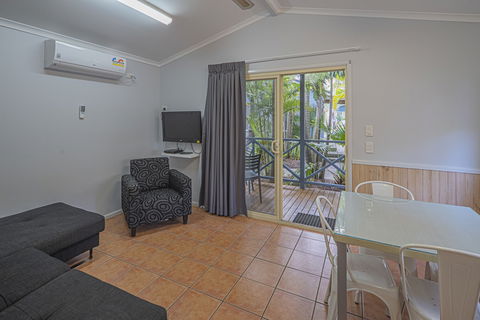 Ingenia Holidays Soldiers Point - Dalby Accommodation 5