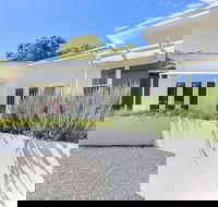 Barossa White House - Dalby Accommodation