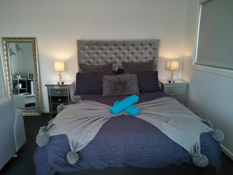Jindabyne Guest House - Dalby Accommodation 2