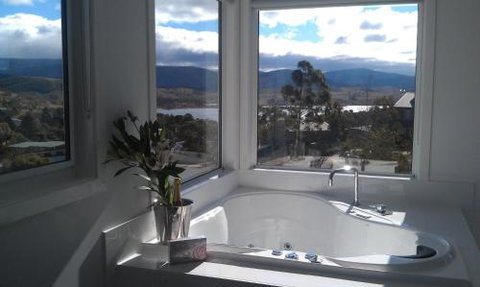 Jindabyne Guest House - Dalby Accommodation 3