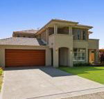 Luxury Coastal Escape - Dalby Accommodation