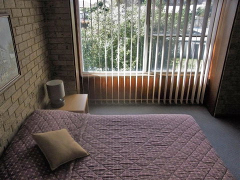 A Furnished Townhouse In Goulburn - Dalby Accommodation 3