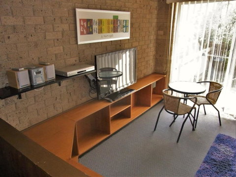 A Furnished Townhouse In Goulburn - Dalby Accommodation 1
