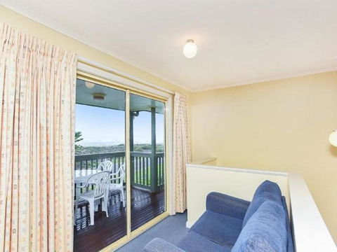 Tahren Beachfront Shack - Dalby Accommodation 5