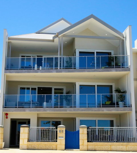 Studio Style Mindarie Marina - Dalby Accommodation 1