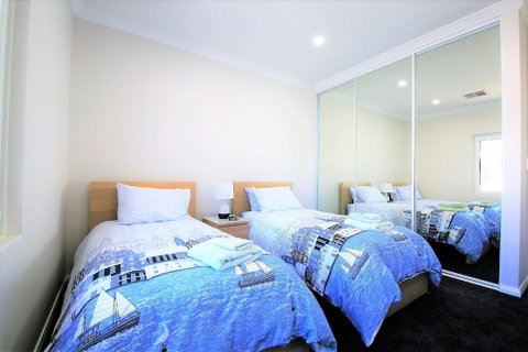 Harbour Views At Mindarie Marina - Dalby Accommodation 6