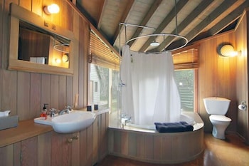 Seadog - Dalby Accommodation 0