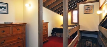 Seadog - Dalby Accommodation 2