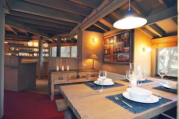 Seadog - Dalby Accommodation 1
