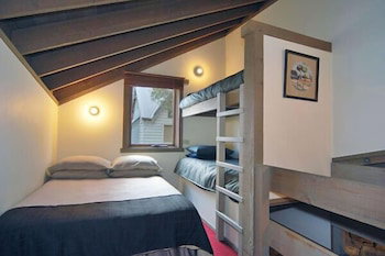 Seadog - Dalby Accommodation 4