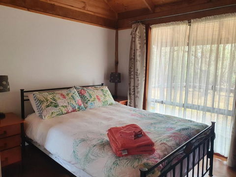 Gaddleen Grove Cottages - Dalby Accommodation 3