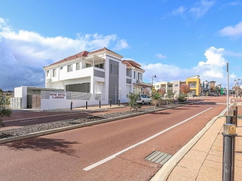 Rose Hotel Clarkson - Dalby Accommodation 0