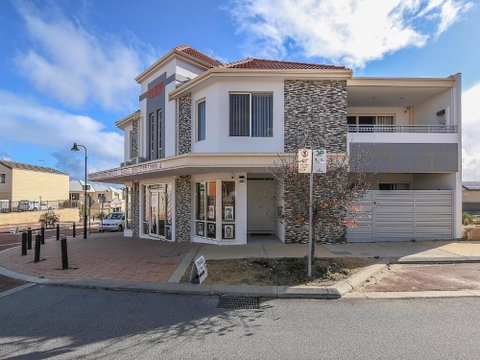 Rose Hotel Clarkson - Dalby Accommodation 1