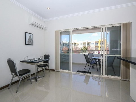 Rose Hotel Clarkson - Dalby Accommodation 5
