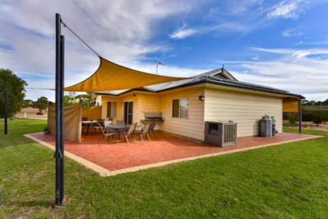 Lake Tyrrell Accommodation - Dalby Accommodation 2