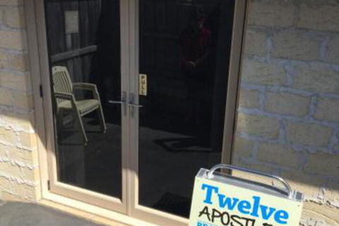Twelve Apostles Beach House B & B - Dalby Accommodation 4