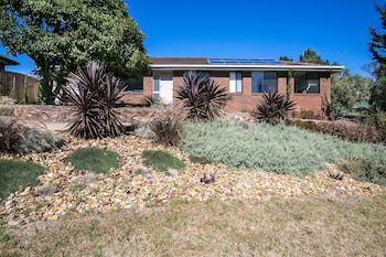 Fairhills - Beautifully Styled - Dalby Accommodation 0
