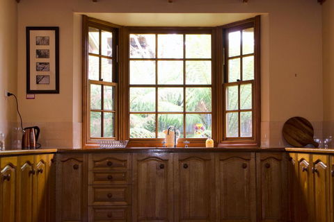 Gellibrand River Gallery Accommodation - Dalby Accommodation 6